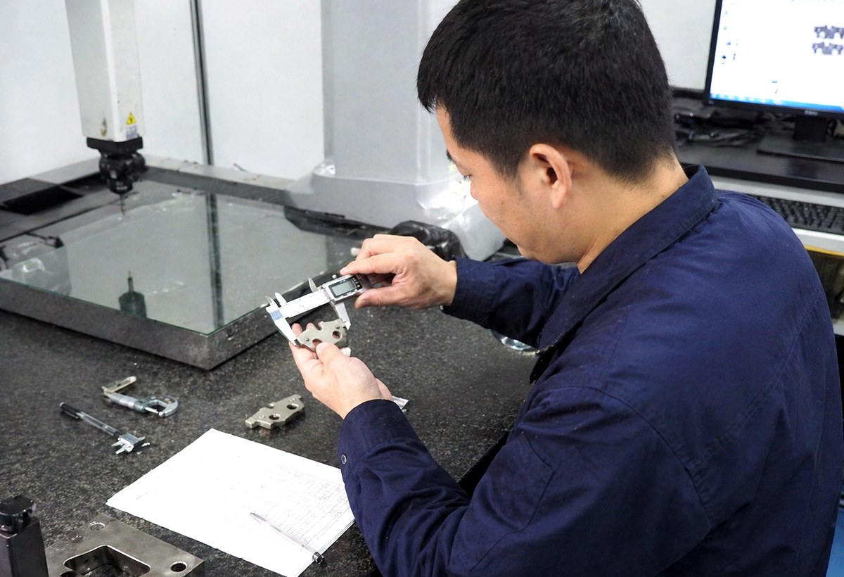 Brake pad component inspection